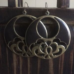 Beautiful medallion earrings!!